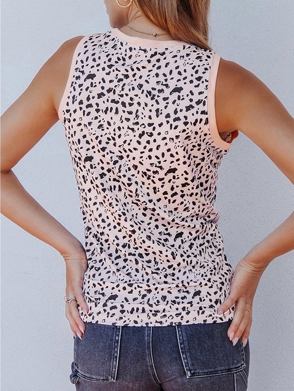 🖤🩷 Sleeveless Cheetah-Print Tank Top - Pink/Black - Picture 2 of 10